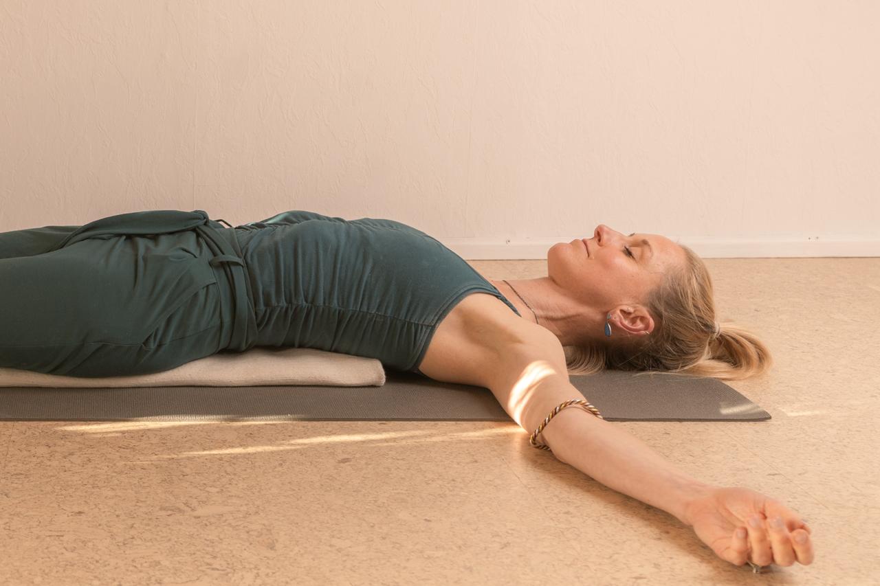 Maja Bringmann in Savasana